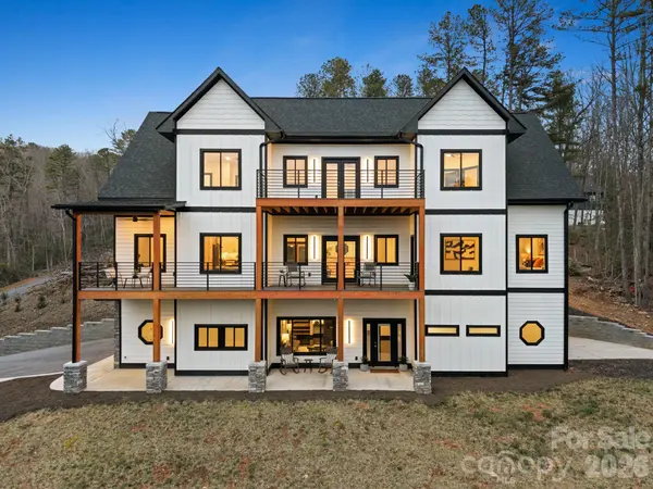 74 Jeranna RD, Mills River, NC 28759