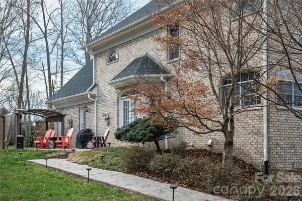 510 SE Stonecroft CT SE #32, Lenoir, NC 28645