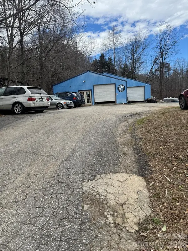 527-A E Mills ST, Columbus, NC 28722