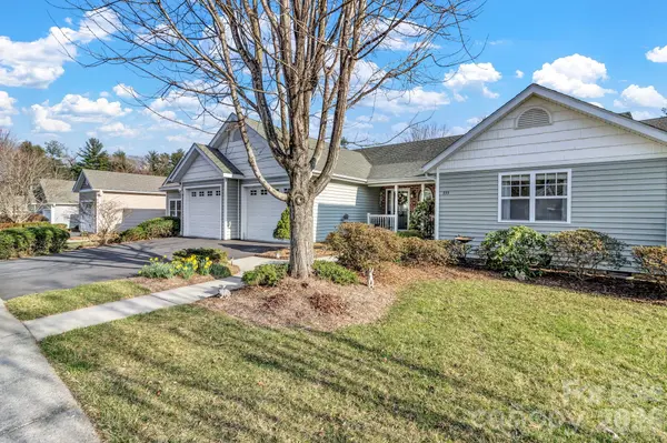 333 Charlestown DR, Hendersonville, NC 28792