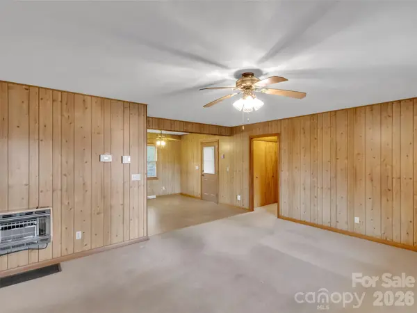 122 Vinewood DR, Waynesville, NC 28786