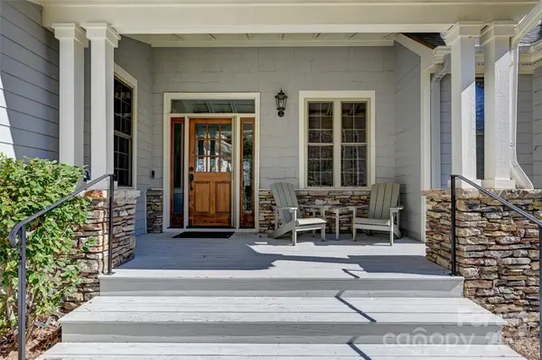 43 S Kuykendall CT, Hendersonville, NC 28739