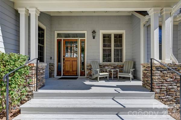 43 S Kuykendall CT, Hendersonville, NC 28739