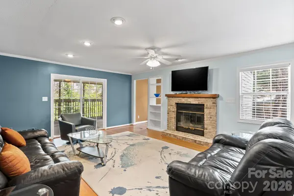 100 Thistle Knoll CT, Asheville, NC 28803