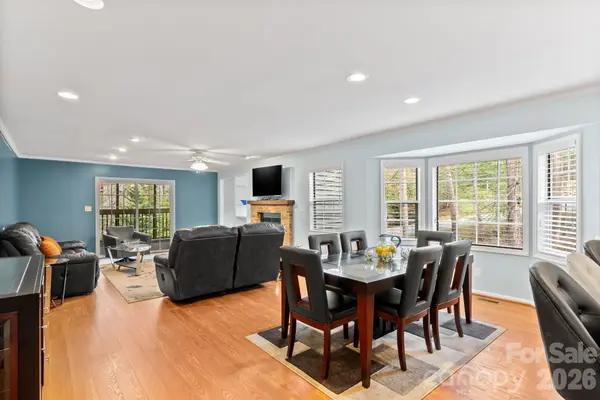 100 Thistle Knoll CT, Asheville, NC 28803