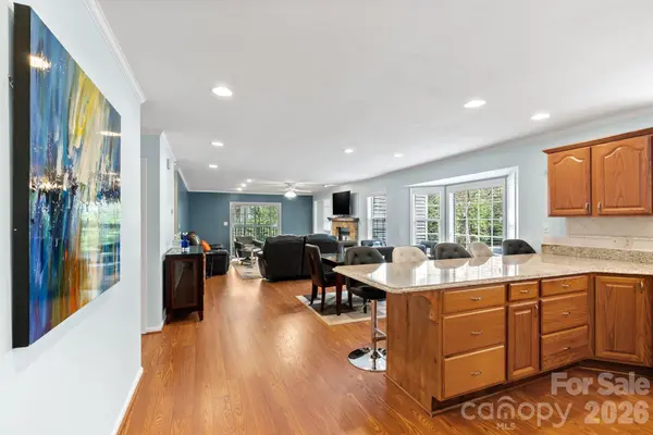 100 Thistle Knoll CT, Asheville, NC 28803