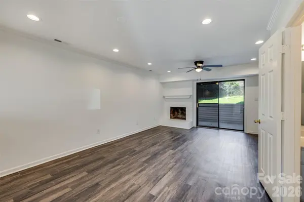 11020 Carmel Crossing RD, Charlotte, NC 28226