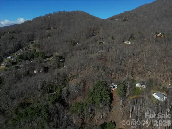 1165 Scenic CIR, Waynesville, NC 28786
