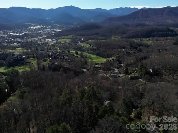 1165 Scenic CIR, Waynesville, NC 28786