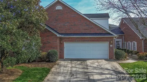 1365 Royalty CIR, Statesville, NC 28625