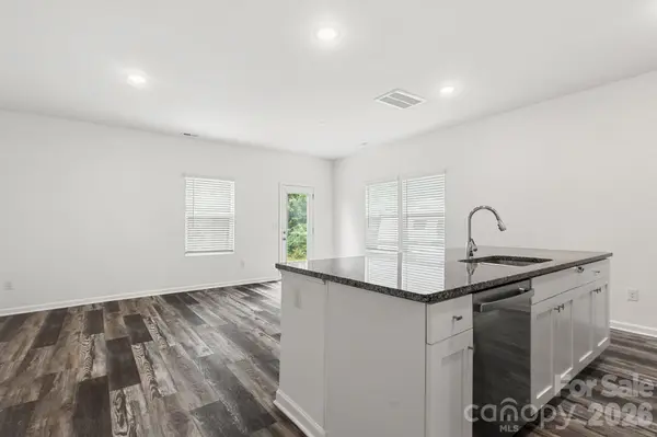 112 Angle ST, Cherryville, NC 28021