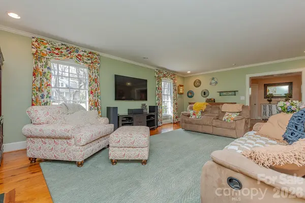 403 Weaver DR, Lexington, NC 27292
