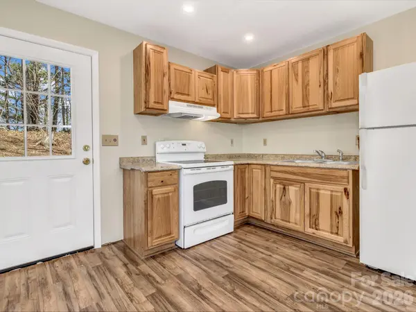 114 Elden ST, Hendersonville, NC 28791