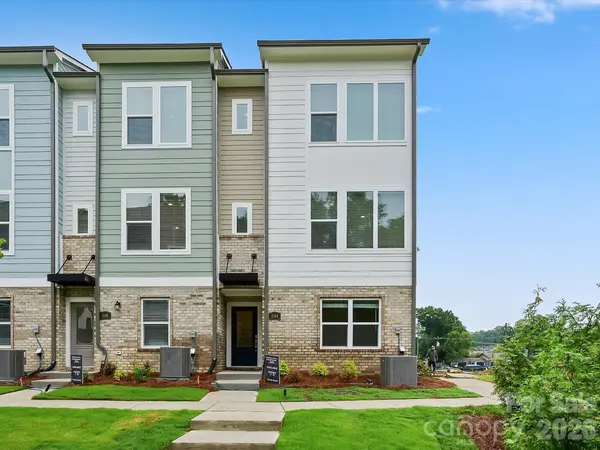 1144 Bismuth LN, Charlotte, NC 28211