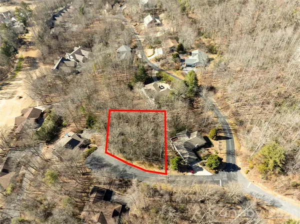 2310 Golf Club CT, Hendersonville, NC 28739
