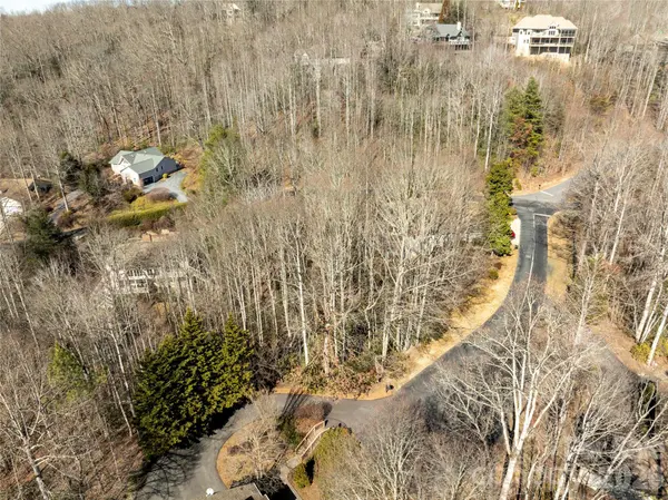 2310 Golf Club CT, Hendersonville, NC 28739