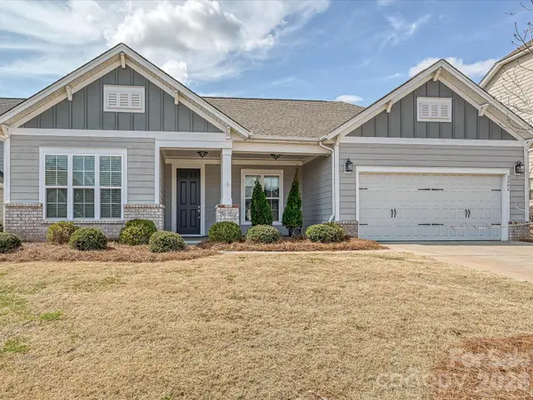 2004 Rockbrook LN, Belmont, NC 28012
