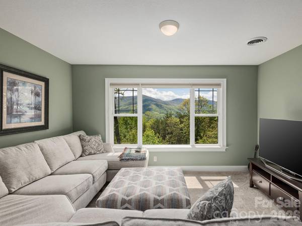 43 Galax LN, Black Mountain, NC 28711