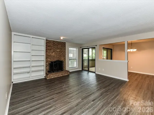 7304 Winery LN, Charlotte, NC 28227