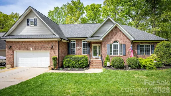 7867 Golf Course DR N, Denver, NC 28037