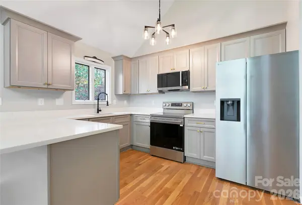 3814 Connestee TRL, Brevard, NC 28712