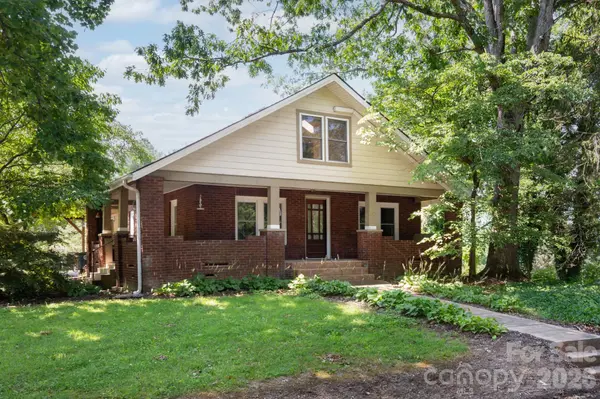 90 Jonestown RD, Asheville, NC 28804