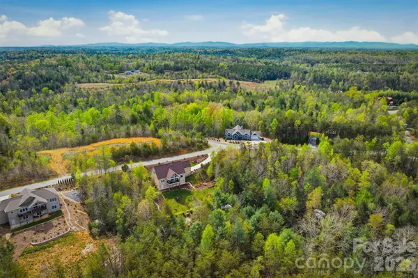 1510 High Valley WAY, Lenoir, NC 28645