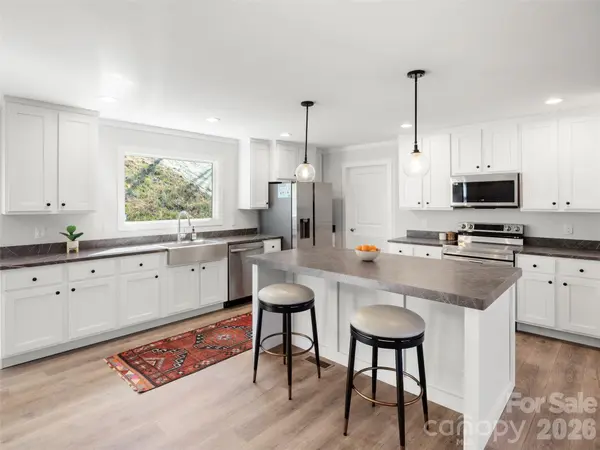 502 Hutch Mountain RD, Fletcher, NC 28732