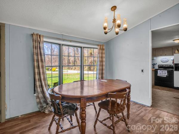 122 Hotel Hill DR, Landrum, SC 29356