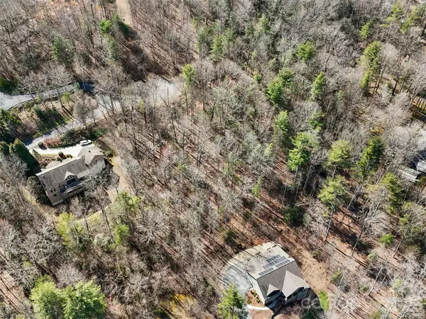 96 Turkey Roost CT, Hendersonville, NC 28739