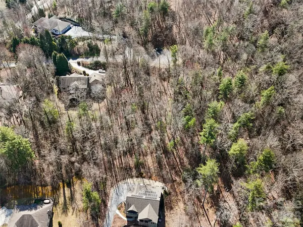 96 Turkey Roost CT, Hendersonville, NC 28739