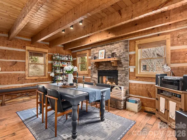 181 Grinnin Sun RD, Burnsville, NC 28714
