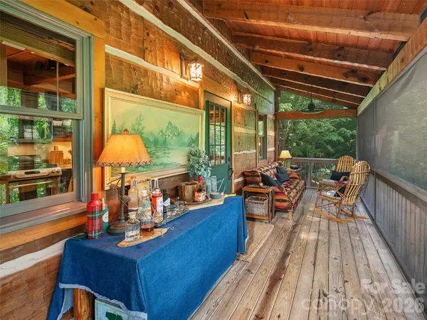 181 Grinnin Sun RD, Burnsville, NC 28714