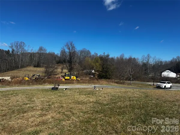 400 Old Dale RD, Spruce Pine, NC 28777