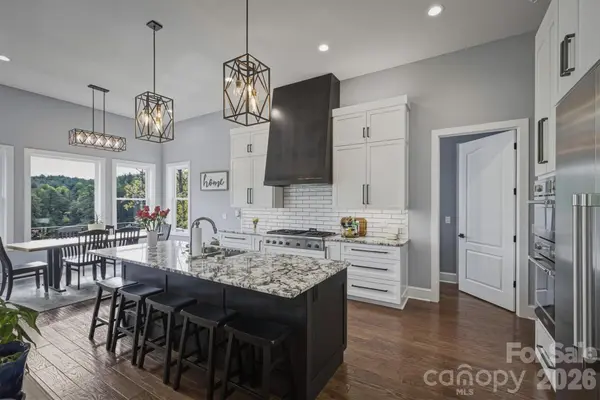 10 Otter Cove CT, Nebo, NC 28761