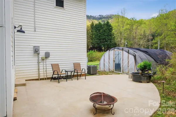 6470 Stone Mountain RD, Lenoir, NC 28645