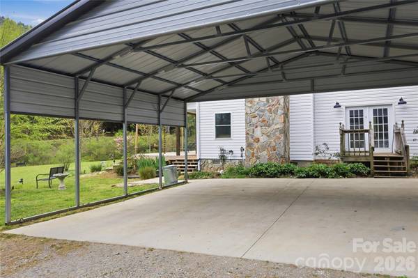 6470 Stone Mountain RD, Lenoir, NC 28645