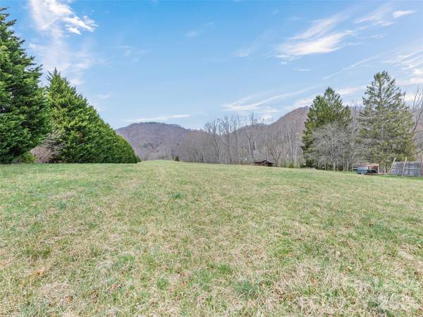 60 Trantham RD, Canton, NC 28716
