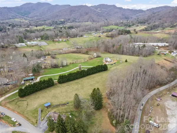 60 Trantham RD, Canton, NC 28716