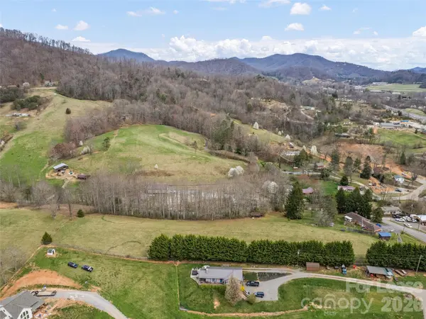 60 Trantham RD, Canton, NC 28716