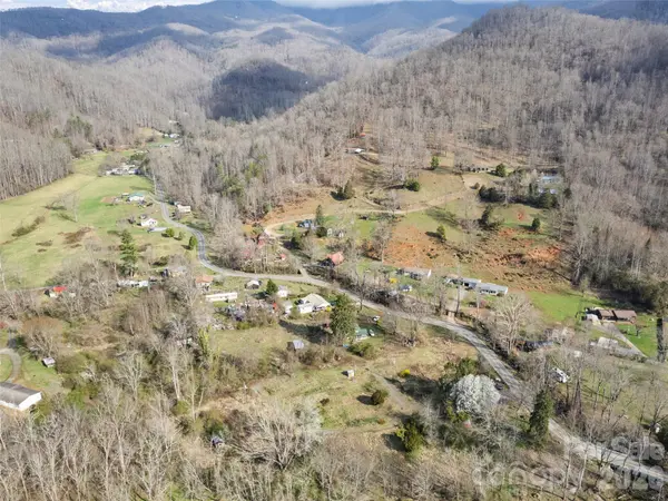 72 Topeka DR, Sylva, NC 28779