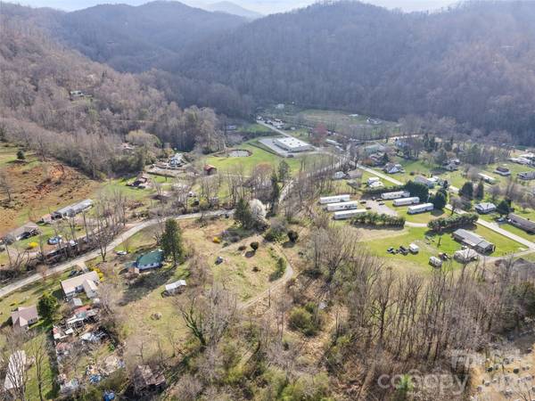 72 Topeka DR, Sylva, NC 28779