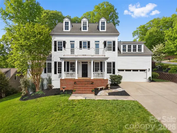 21 Dianthus DR, Asheville, NC 28803