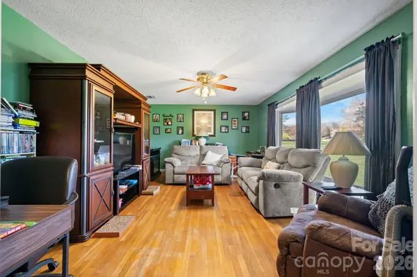 103 Hamp ST, Morganton, NC 28655
