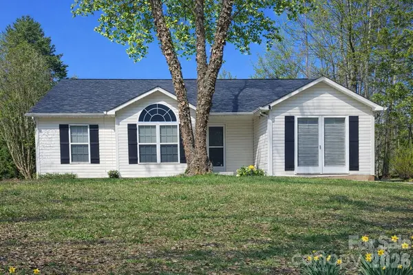 107 Panther Creek RD E, Troutman, NC 28166