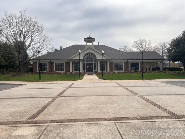 3785 Pinecrest DR NE #155, Hickory, NC 28601