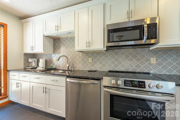128 Quail Run CT #1626, Lake Lure, NC 28746