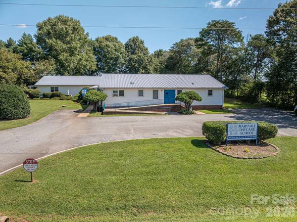 2482 June Bug RD, Vale, NC 28168