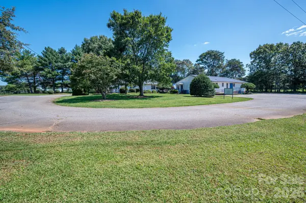 2482 June Bug RD, Vale, NC 28168