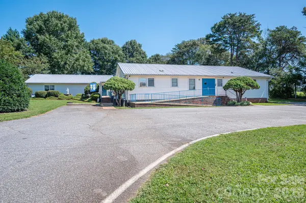 2482 June Bug RD, Vale, NC 28168
